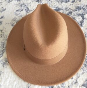 Stylish Tan Fedora Hat Wool Blend